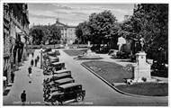 View of war Memorial and Broad Street looking north to the courthouse.